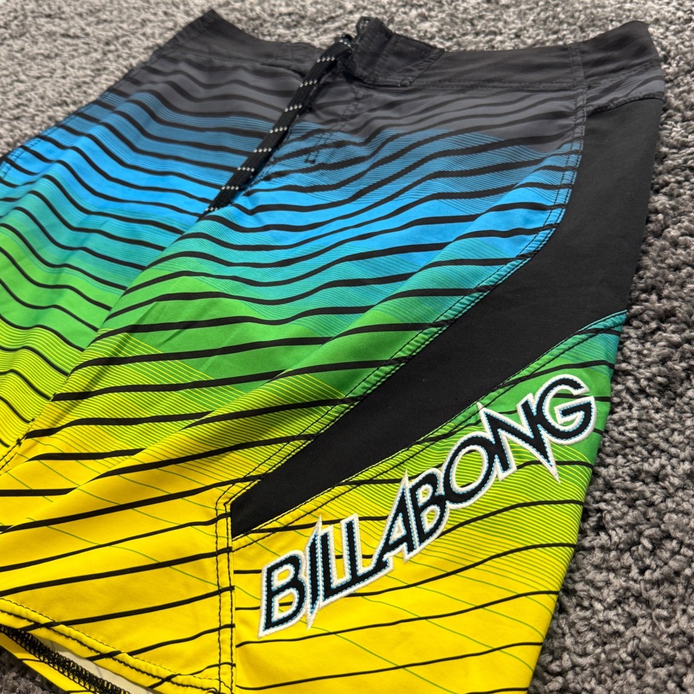 Surf Billabong Board Shorts Mens Multi Color Excellent Striped M110JDOM Size 34